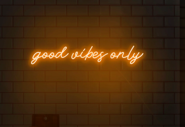 Neon LED užrašas "Good vibes only"