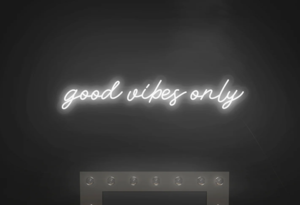 Neon LED užrašas "Good vibes only" - Image 6